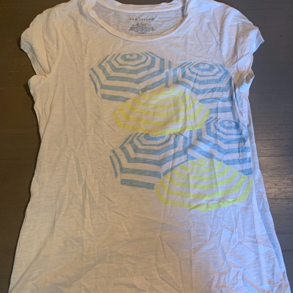 🔥3/$15 🔥 Beach Tee